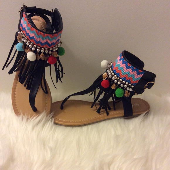 🦋Black strap flat sandals with embellished design - Picture 1 of 3